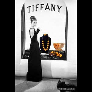 natural orange jade beaded necklace large beads w egg yolk Baltic amber shades